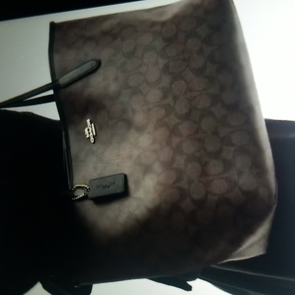 Coach Signature City Tote NWT🛍 - Picture 14 of 16